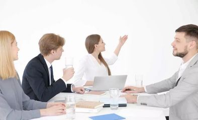 瞿海為益陽青年創(chuàng)新創(chuàng)業(yè)孵化基地揭牌并為入駐企業(yè)頒證 技術(shù)咨詢賦能發(fā)展新引擎